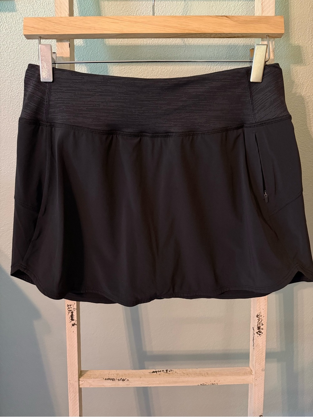 Outdoor Voices Black Athletic Skort with Zip Pocket Size M Sport Outdoor